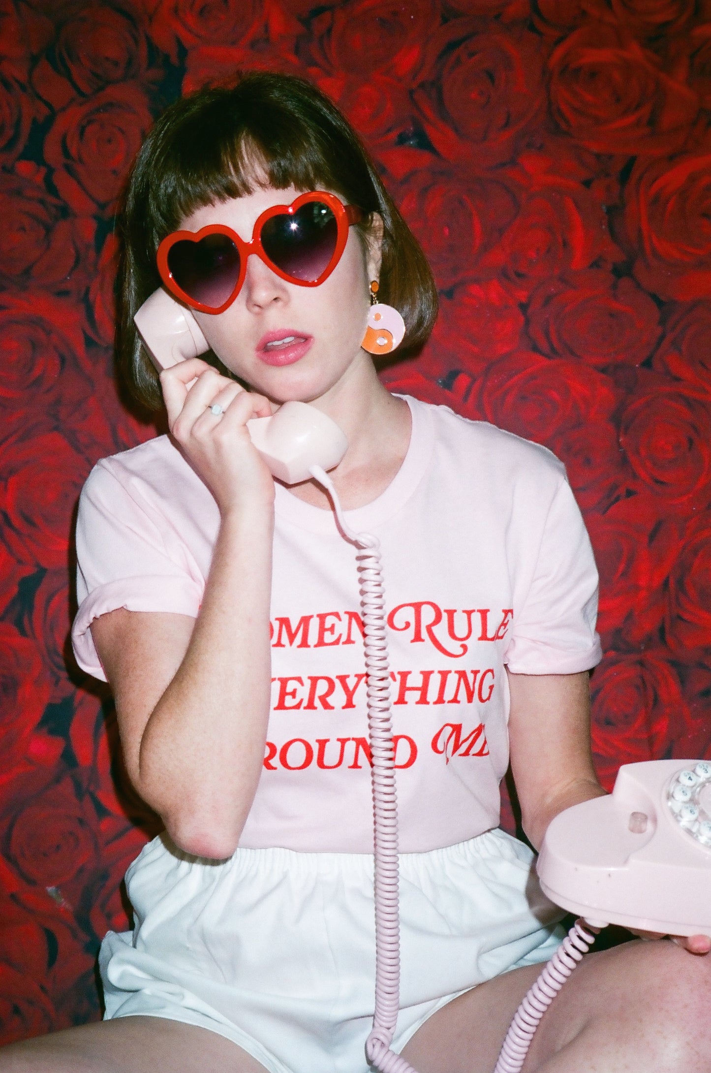 Women rule everything around me T-shirt PINK