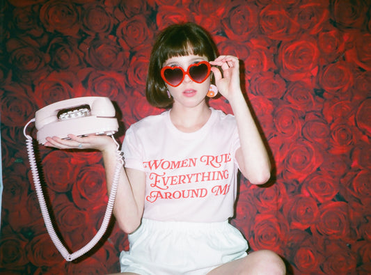 Women rule everything around me T-shirt PINK